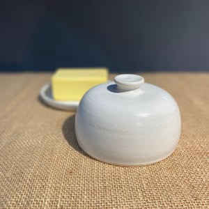 Image of Butter dish - shiny white