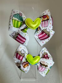 Image 2 of Mini cupcake hearts