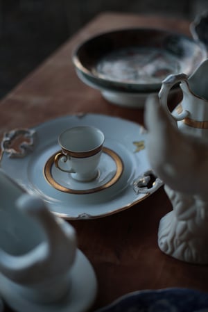Image of Feine Espresso/Mokkatasse mit gemustertem  Goldrand von Hutschenreuter