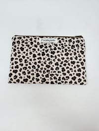 Image 1 of Pochette à livre LA LECTRICE Double gaze léopard