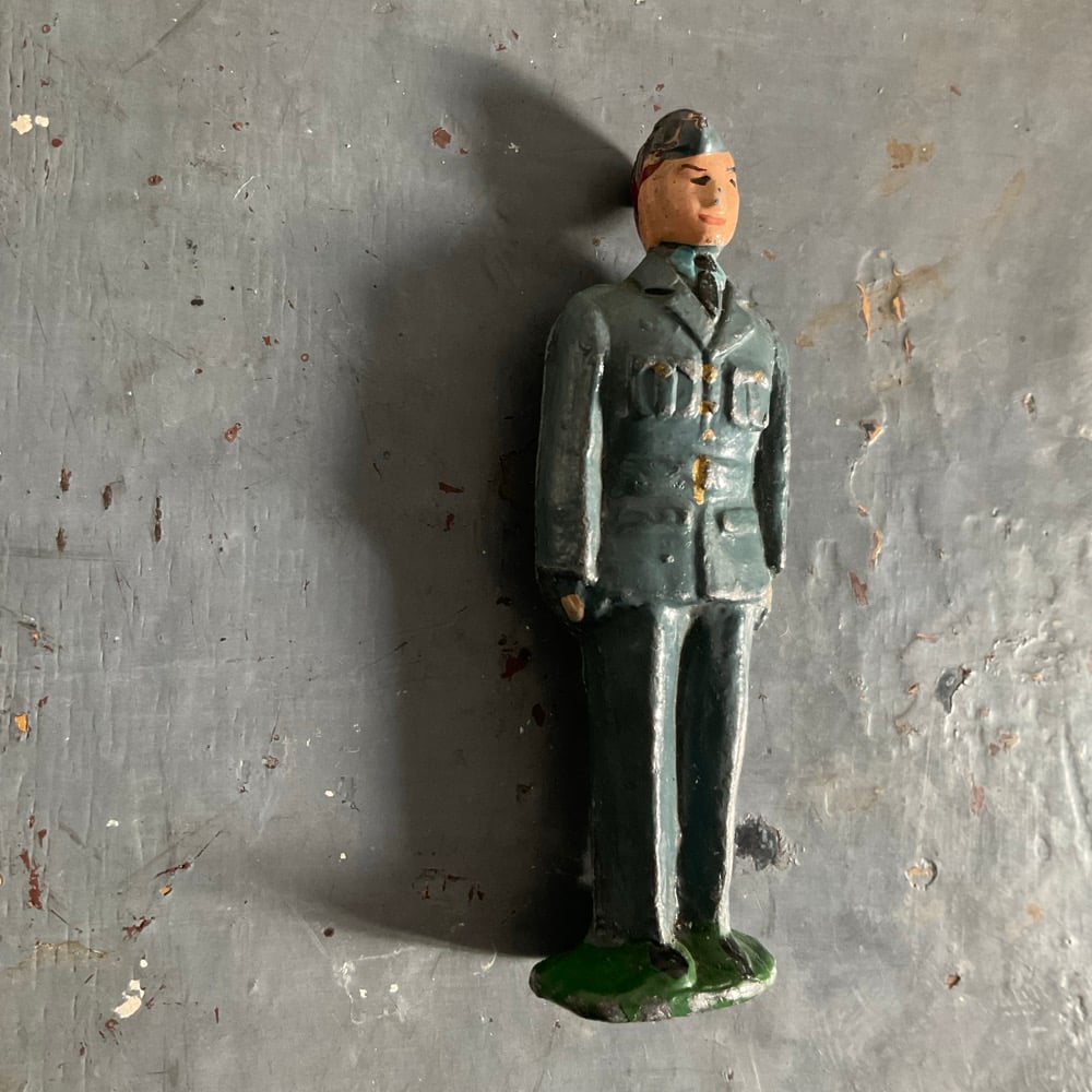 Image of Officer no.3