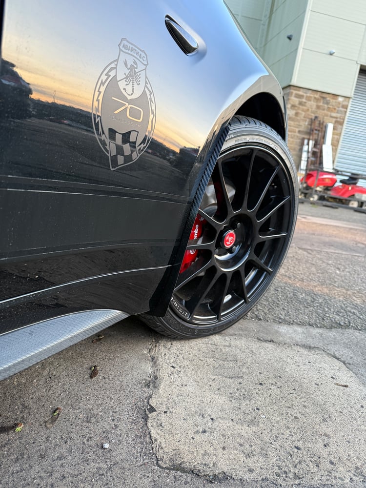 Image of Carbon Guard - abarth 124 spider - gloss carbon fibre.