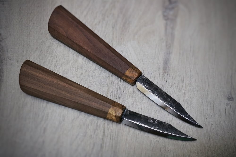 Image of Seax slöjd with walnut and oak handle
