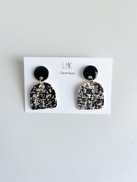 Paire de boucles d’oreilles céramique TOTEM noir