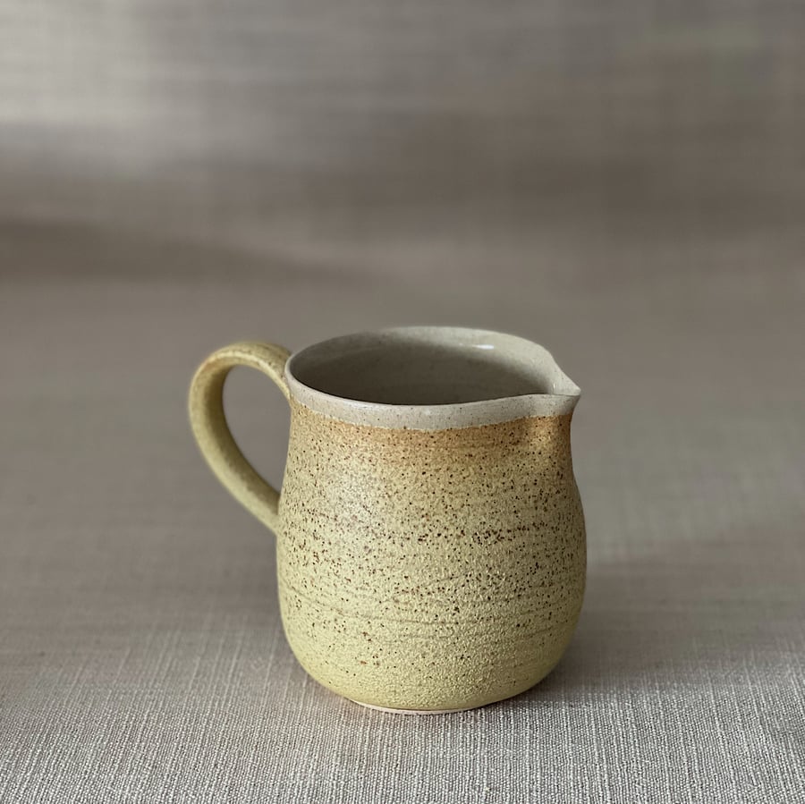 Image of SUNSHINE MEDIUM JUG 