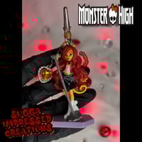 Image 1 of Toralei Roach Clip