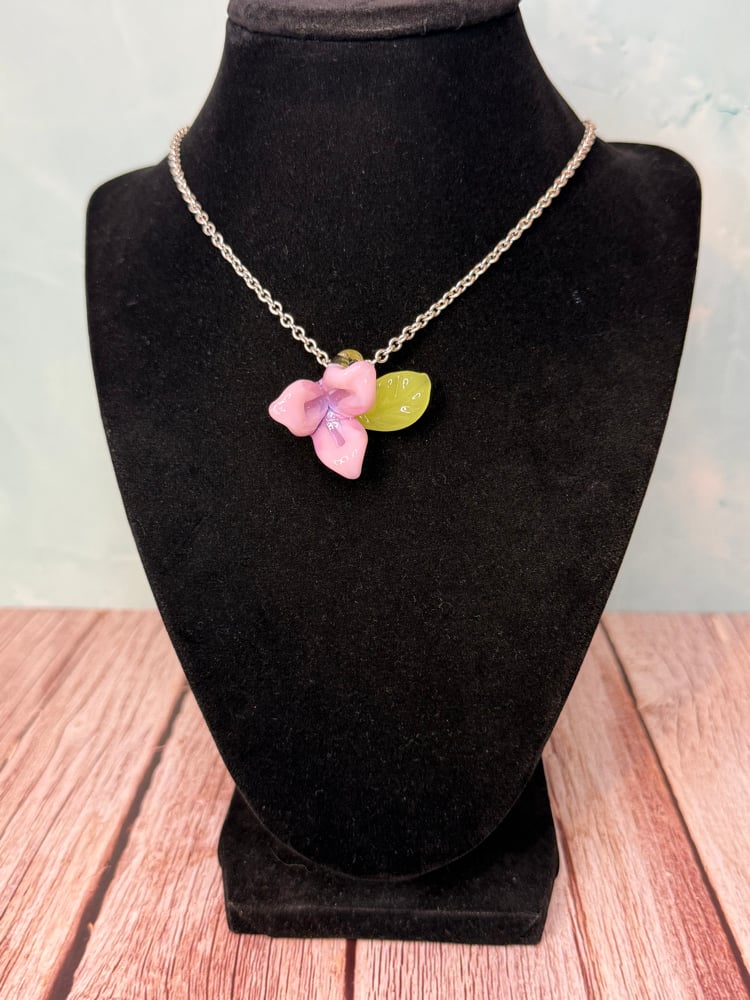 Image of Three Petaled Flower Pendants