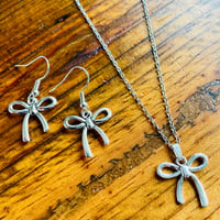 Image 3 of Set of 5 bow silver plated earrings