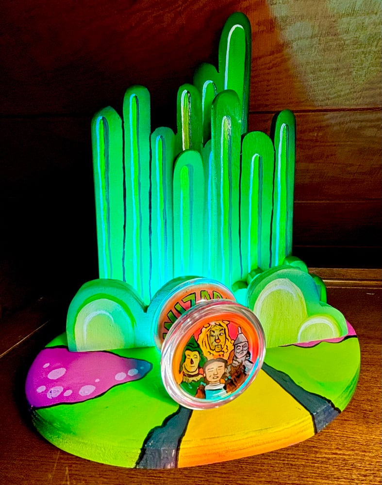 Image of Wizard of Oz Duncan Freehand One with Emerald City Display