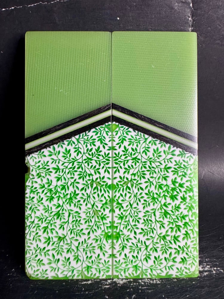 Image of Margarita G10 & @Kaoticartworks 3-D Resin GLOW Segmented Knife Scales