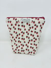 Image 1 of Trousse de toilette haute à poser double gaze fraises
