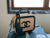 Image 3 of CC lunchbox crossbody (many colors)
