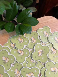 Image 2 of Clover kitty sticker 🍀