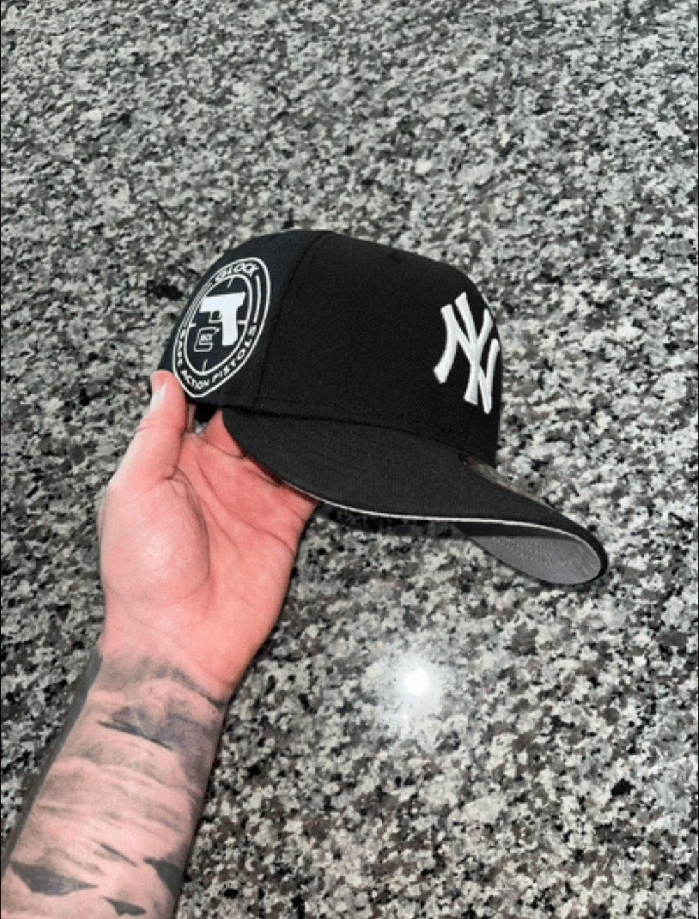 Image of GLOCK FANS BLACK YANKEES FITTED 