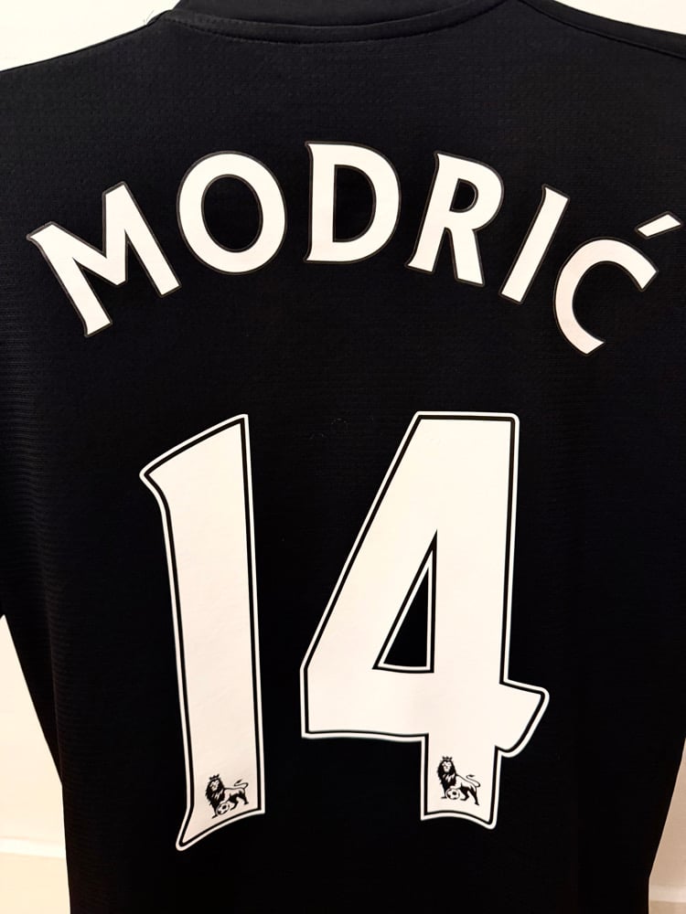 Image of Tottenham Hotspur “MODRIĆ 14” 2011/12 Third Shirt + PL patches 