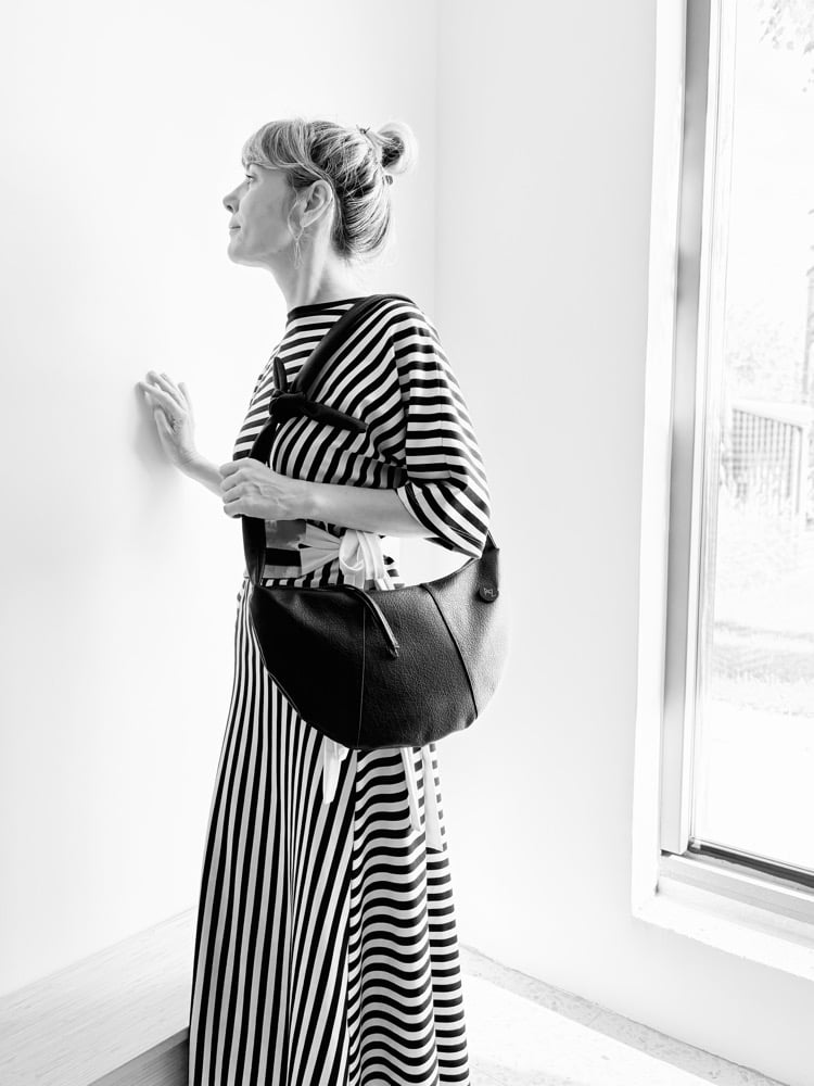 Image of AZ Silvia Black