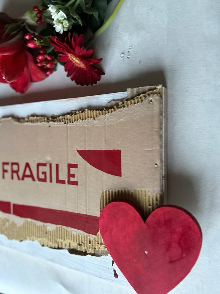 QUADRO SU LEGNO - FRAGILE ♥️