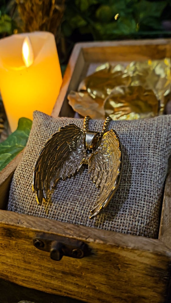 ๐The Armored Kingdom Golden Guardian Wings of Glory Necklace
