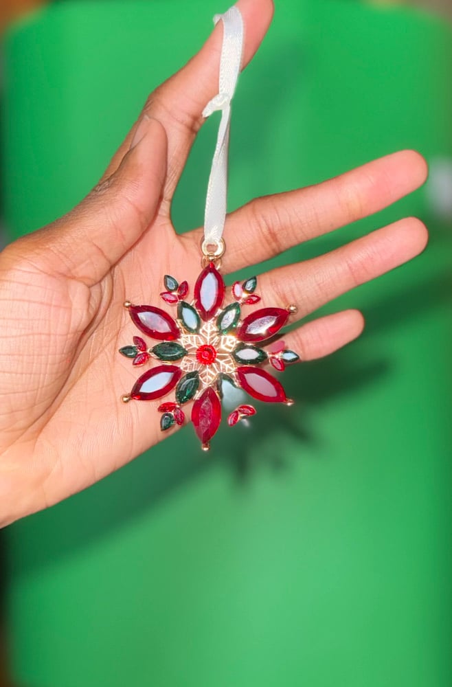 Image of Single Pieces Ornaments 