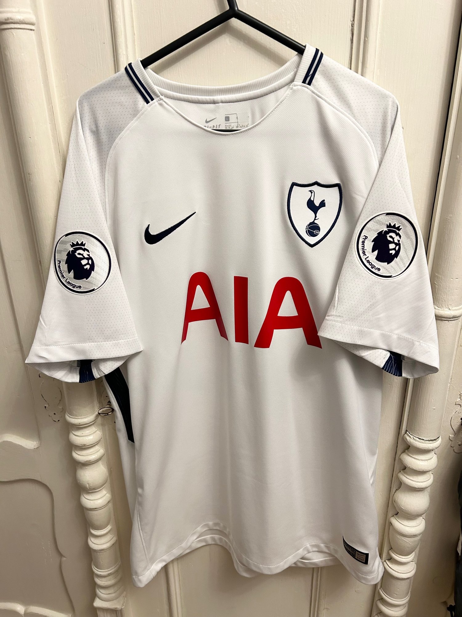 Image of Tottenham Hotspur “KANE 10” 2017/18 Home Shirt + PL patches, L