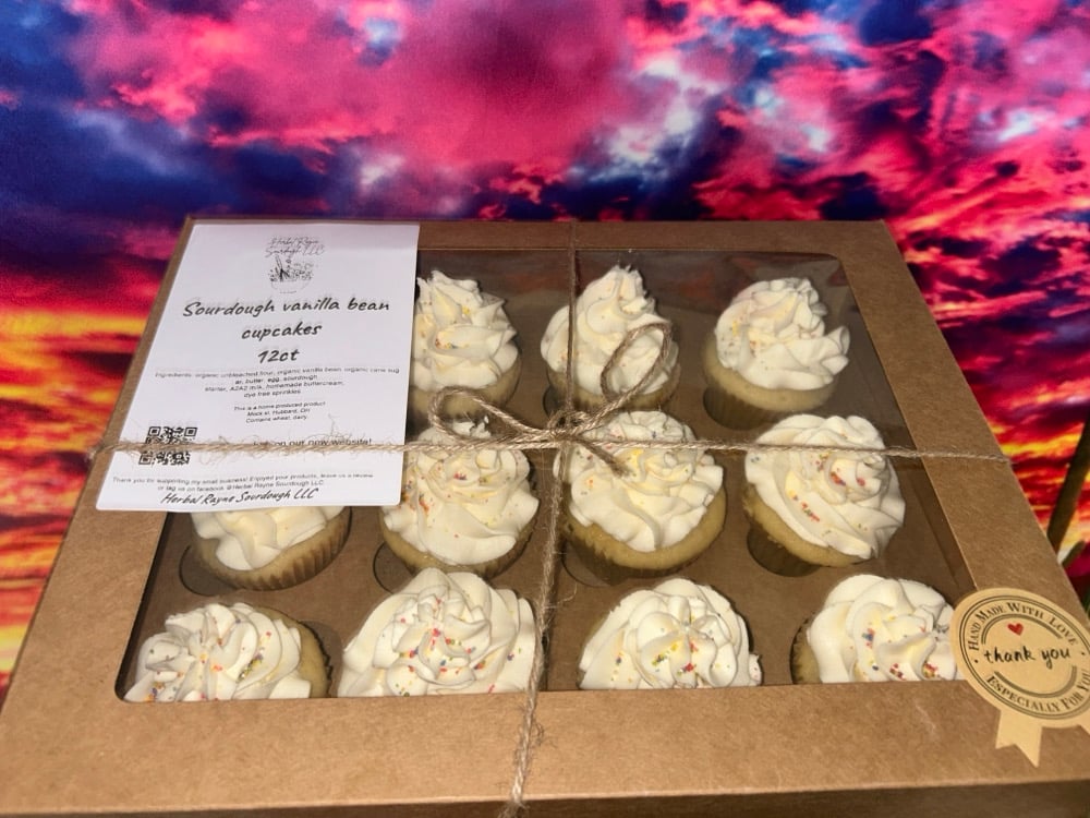Image of Large vanilla bean cupcakes 