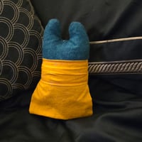 Image 2 of Dekucat Small