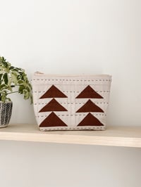 Image 1 of Quilted zipper pouch Neutral