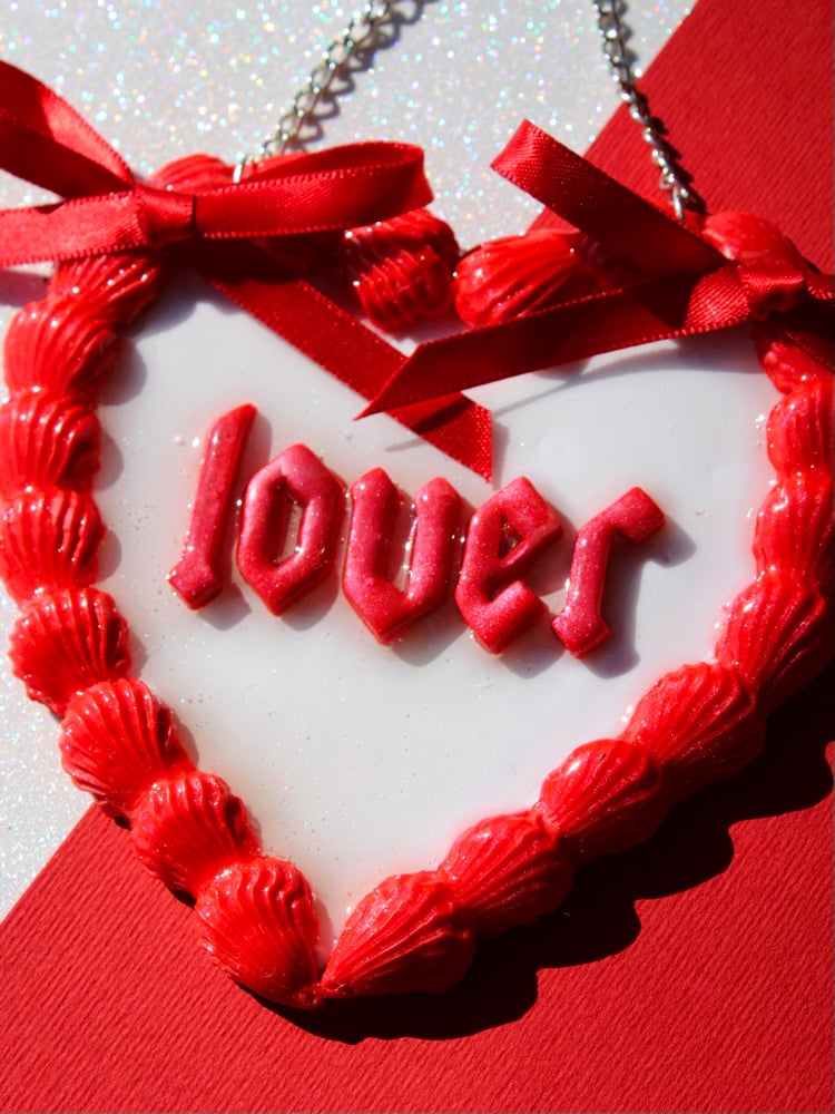 Image of White and Red VDay Cake Wall Hanging