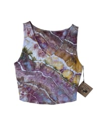 Image 2 of M Crop Fitted V Tank in Earthy Geode Ice Dye