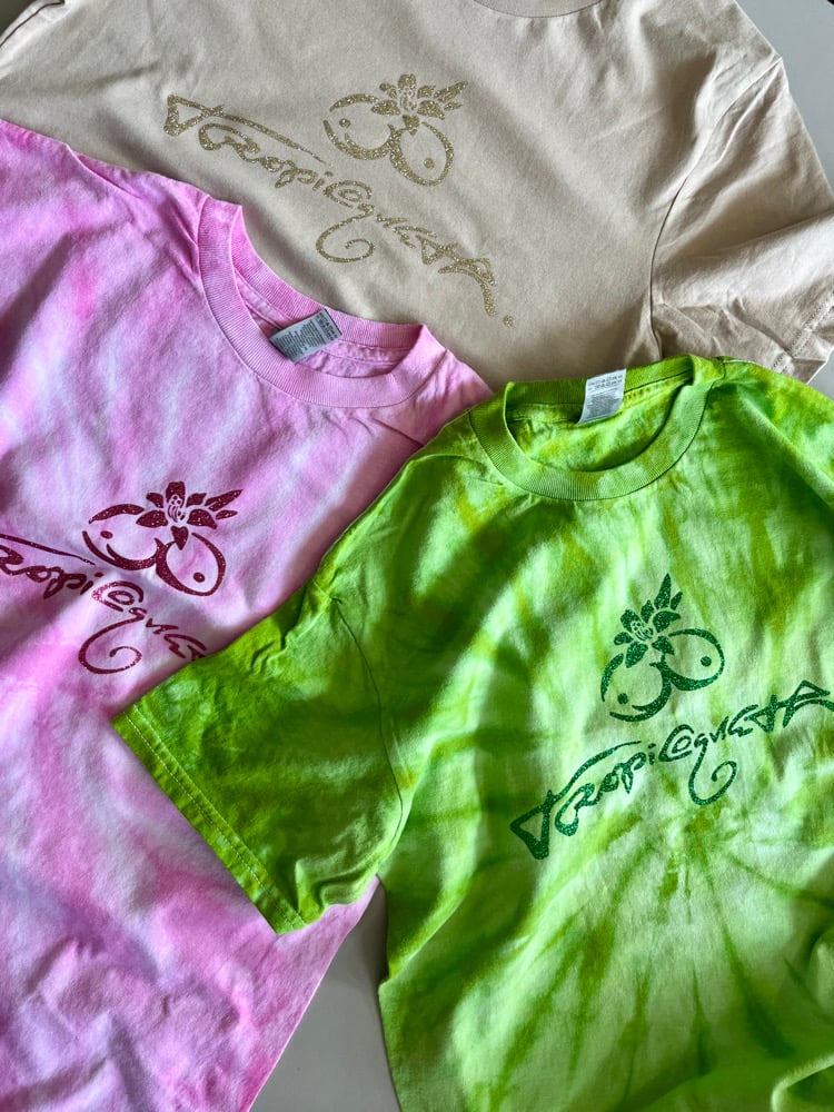 Image of KAROL G Tropicoqueta T-Shirts tie dye