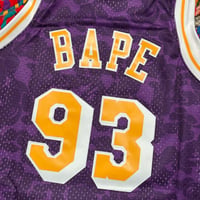 Image 6 of NEW BAPE x Mitchell & Ness Los Angeles Lakers Jersey Size M