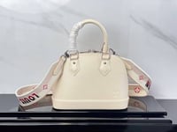 Image 17 of Lou Alma bb (click to browse)