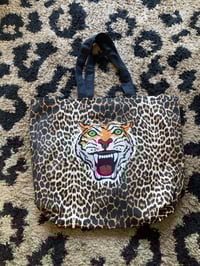 Image 5 of Extra large leopard embroidery patch tote bag