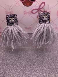 Image 2 of Classy Diva Earring 