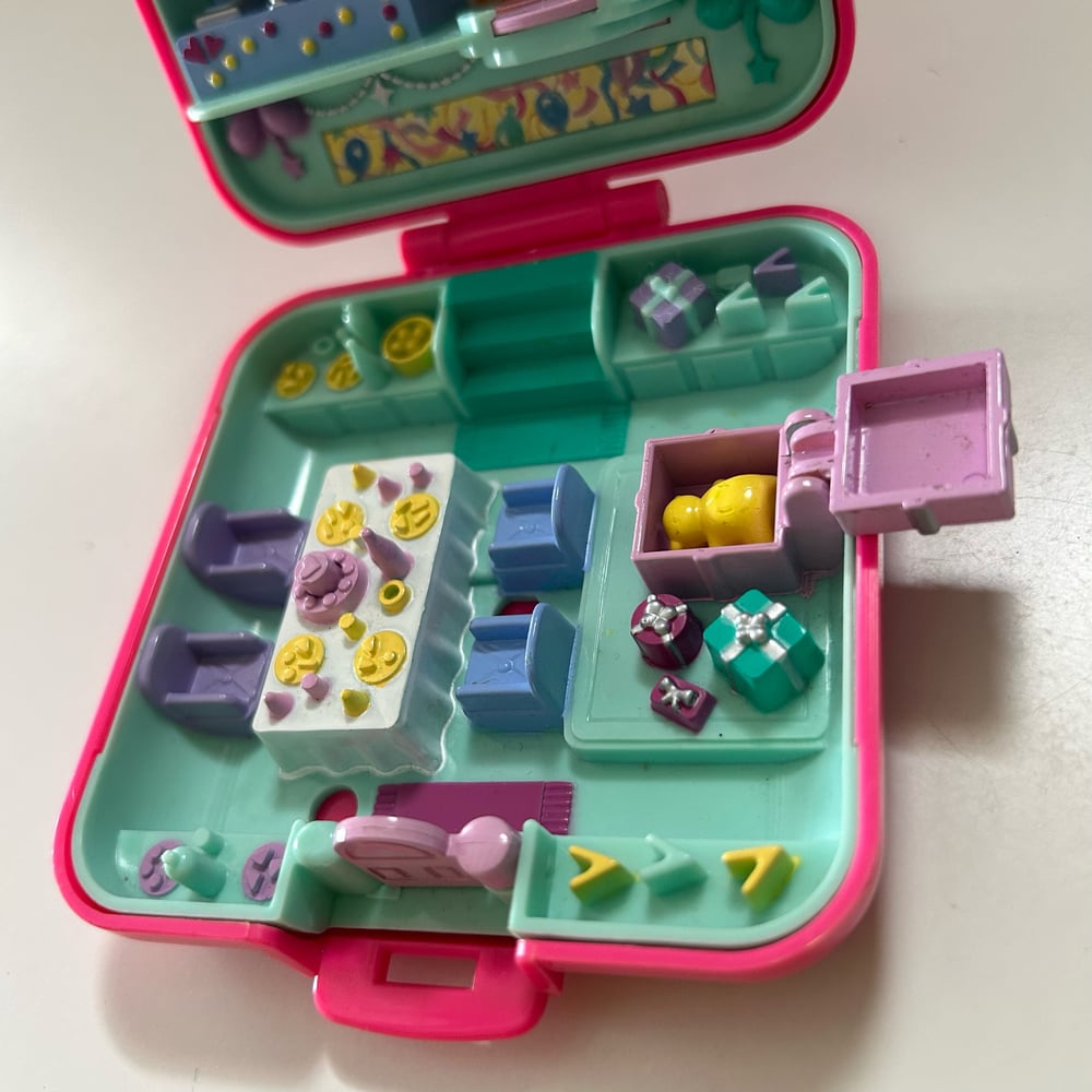 Image of POLLY POCKET : "PARTYTIME SURPRISE"