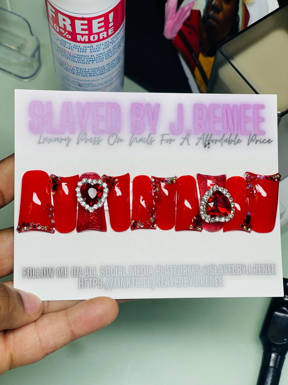 Moon Cut V-Day Duck Nails 