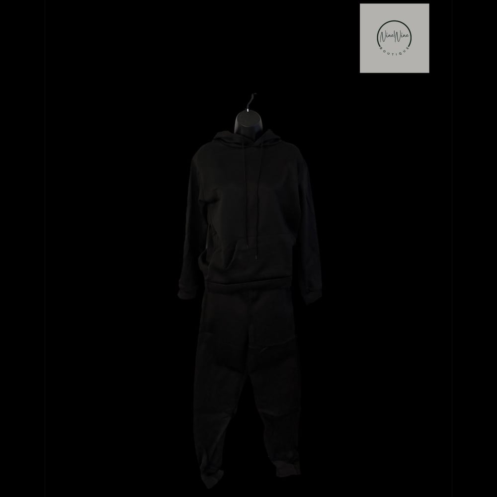 Image of KEEPING IT COZY (BLACK)