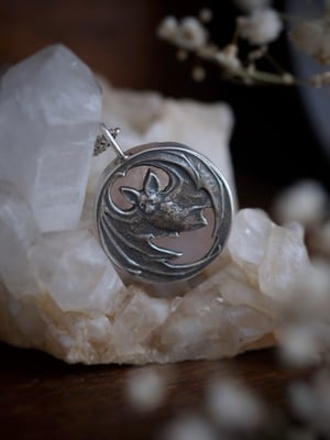 Image of NYX { ROSE QUARTZ }