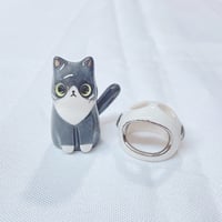 Image 3 of Discount price Tuxedo cat with astronaut helmet ceramic figurine white gold version