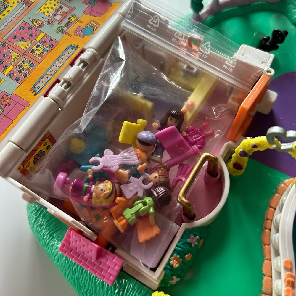 Image of Polly pocket magical movin pollyville