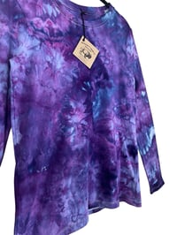 Image 4 of IRREGULAR S Ladies Long-Sleeve Stretch Tee in Purple Haze Ice Dye