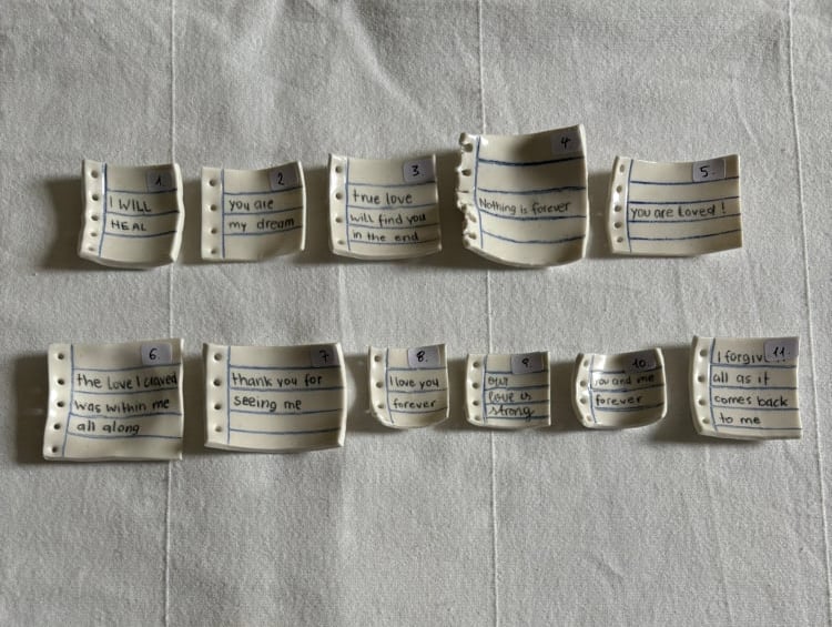 Image of porcelain love notes XS