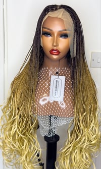 Image 3 of TEMMY WAVY BRAIDS