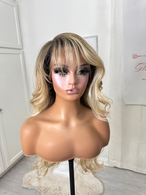 Image of Vivica (react to ship) 