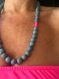 Image 1 of collier bleu jean  🌺🔵