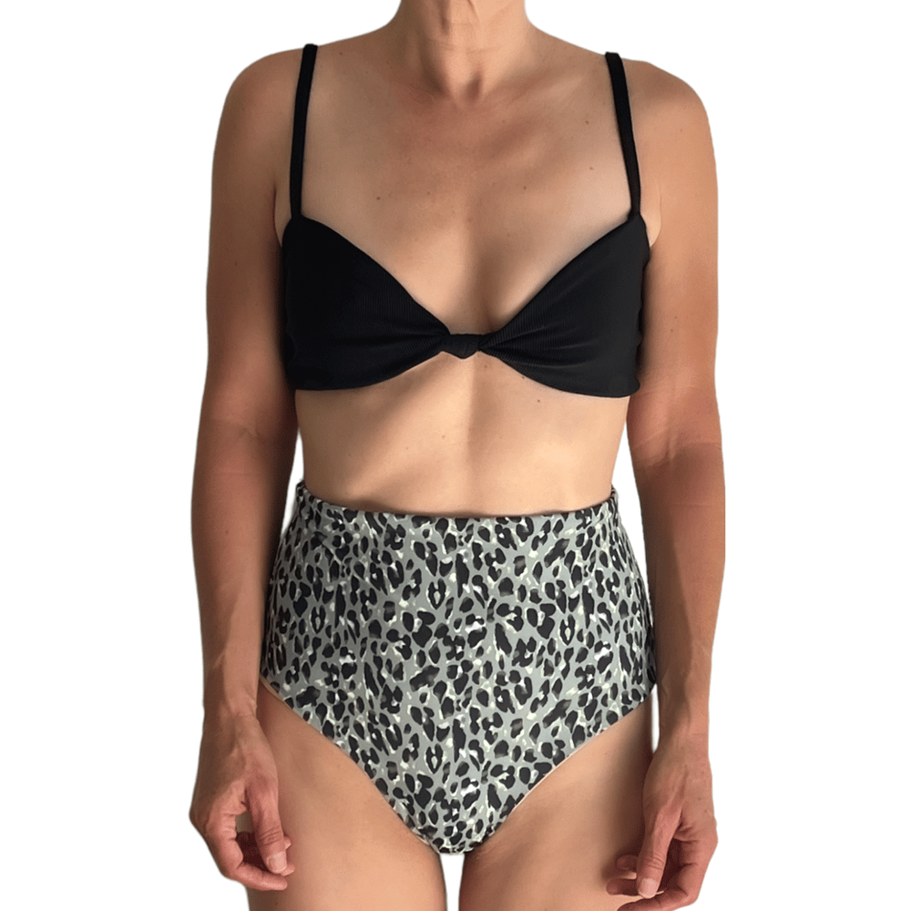 IBIZA || Knot Bikini top BLK