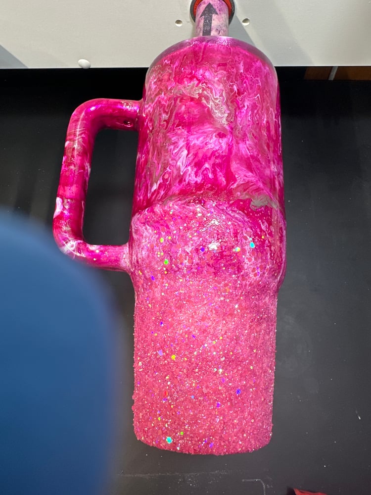 Image of 40oz pink swirl with glitter