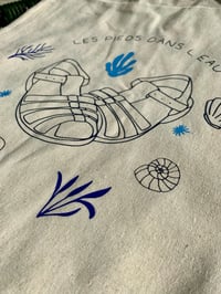 Image 2 of Tote bag les pieds dans l’eau 