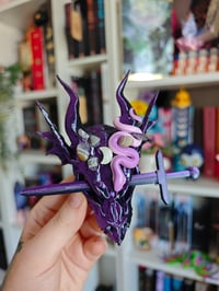 Image 1 of Horquilla dragón morado/negro con piedras de Agatha y serpiente morada