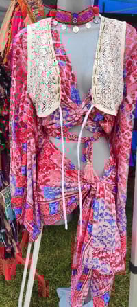 Image 3 of Lace Woodstock waistcoat with shells CREAM